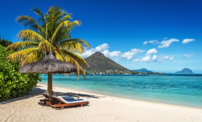 Tropischer Traumstrand auf Mauritius (tobago77 / stock.adobe.com)  lizenziertes Stockfoto 
Infos zur Lizenz unter 'Bildquellennachweis'